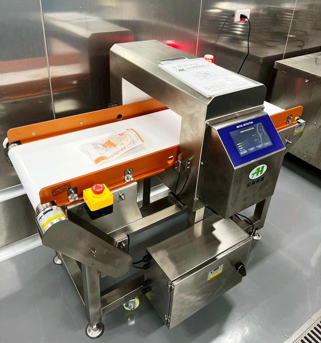 AH-4020金屬檢測機左側